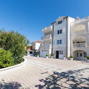 Snjezana , Trogir Kroatien